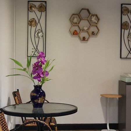 Hotel Eat N Sleep Phuket Exterior foto