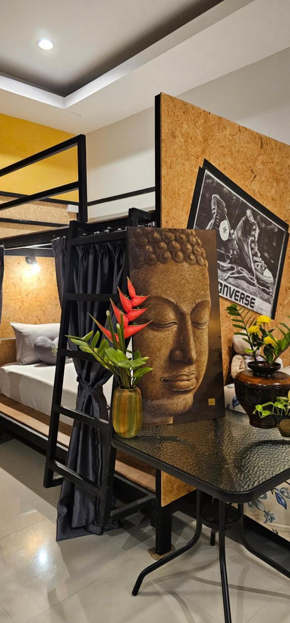 Hotel Eat N Sleep Phuket Habitación foto