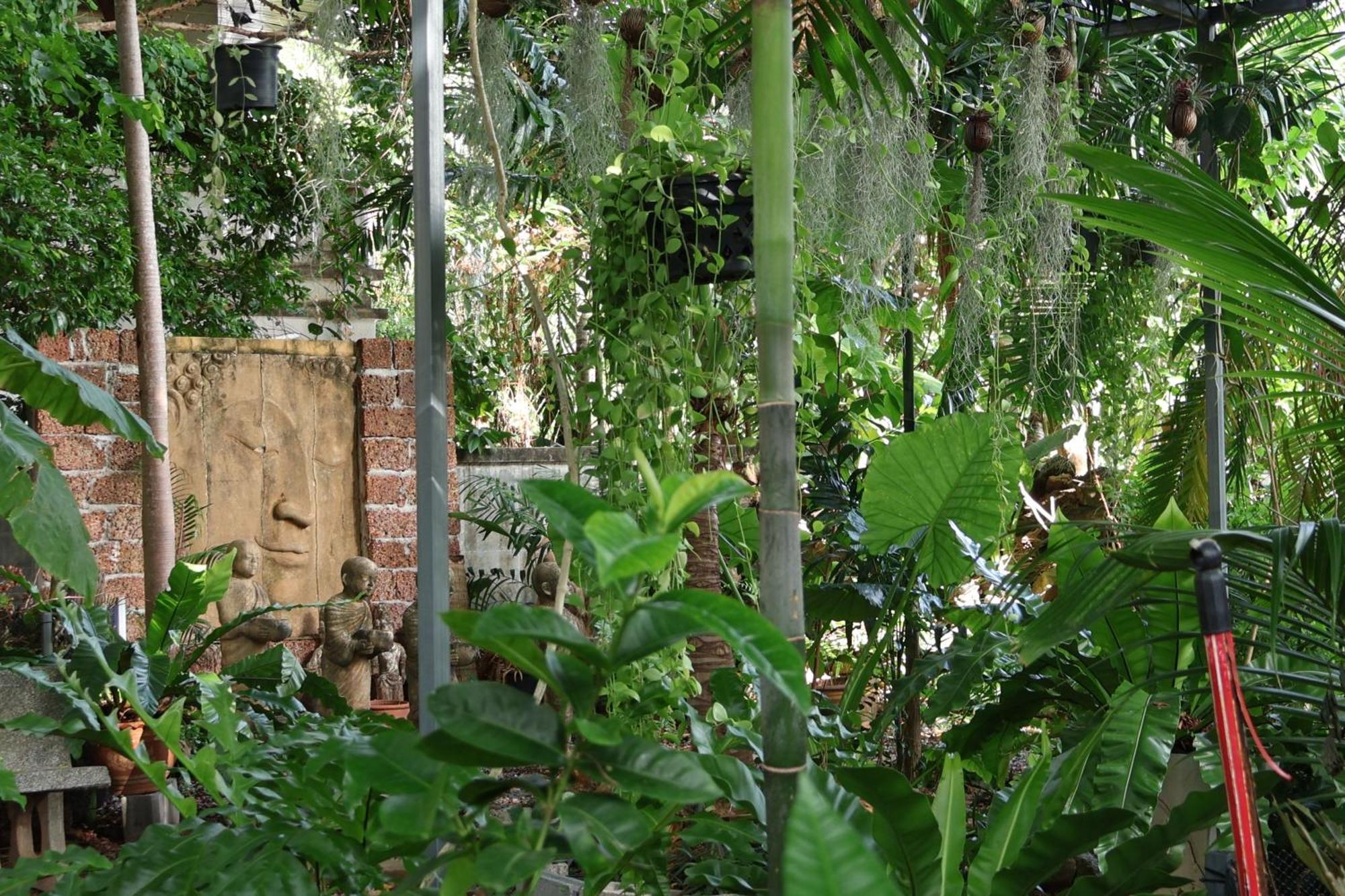 Hotel Eat N Sleep Phuket Exterior foto