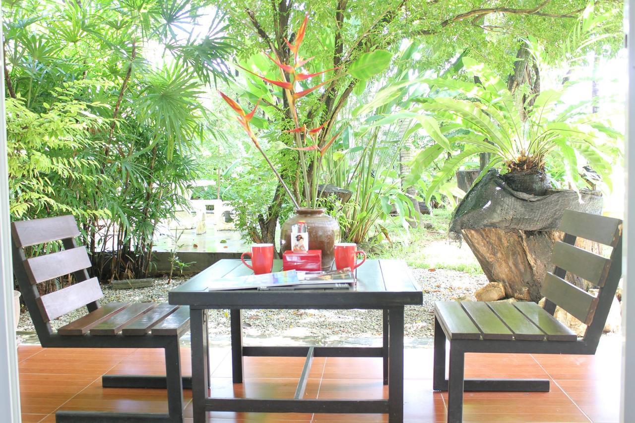 Hotel Eat N Sleep Phuket Exterior foto